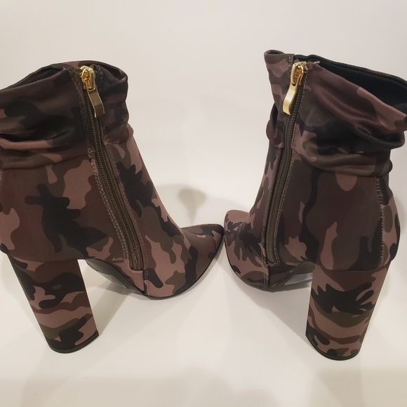 Camo Booties Size 6.5 - Picture 4 of 6